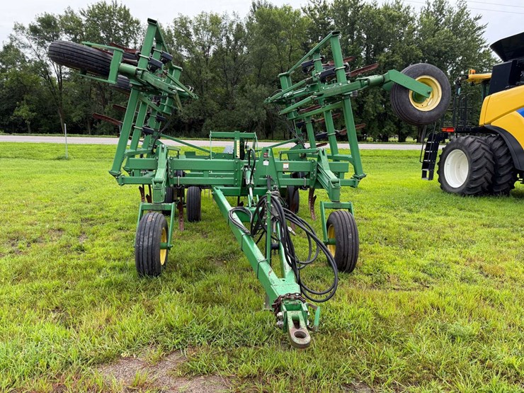 john-deere-680-image-3