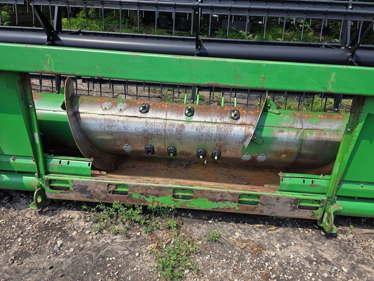 john-deere-630f-image-32