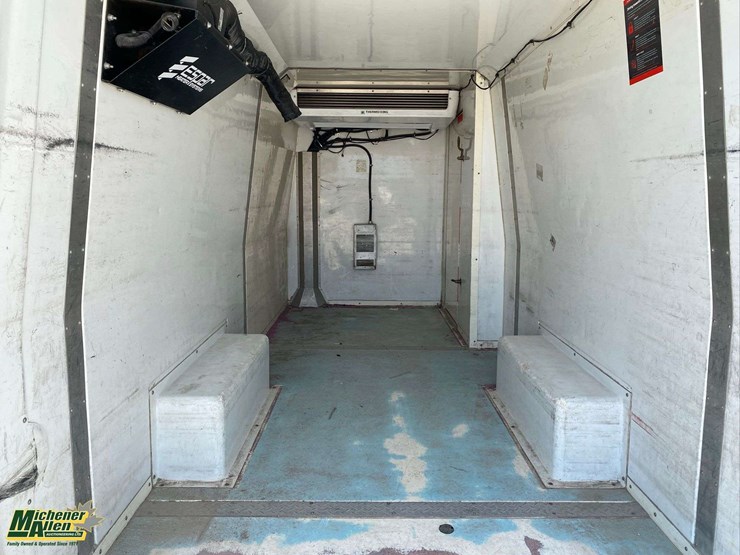 2016-mercedes-benz-sprinter-2500-image-9