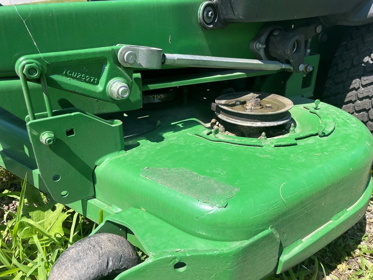 2016-john-deere-z915b-image-11