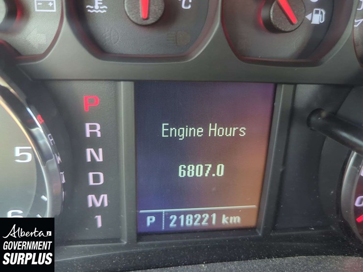 2015-chevrolet-silverado-2500hd-image-8