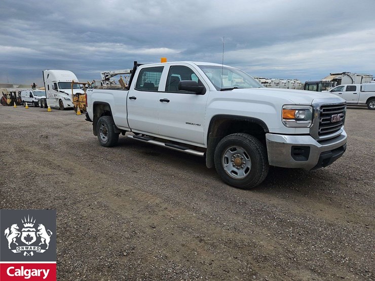 2015-gmc-sierra-2500hd-image-2