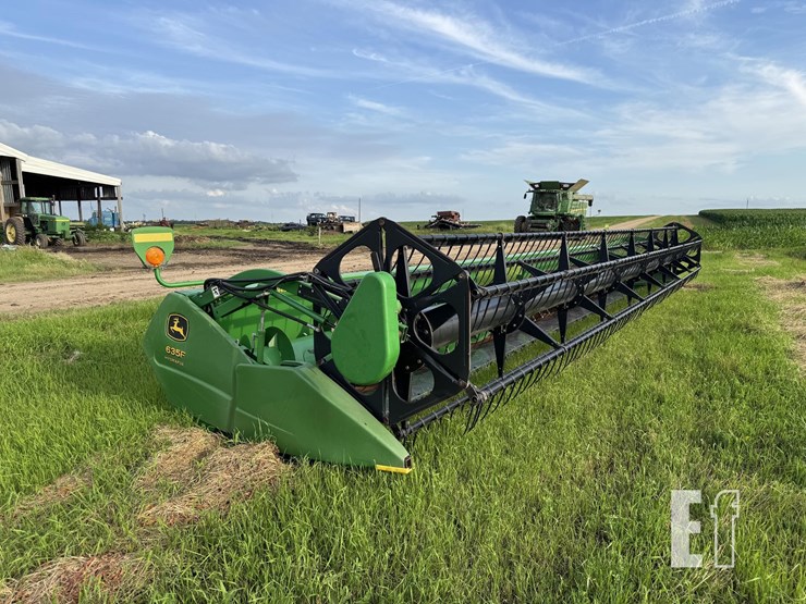 2010-john-deere-635f-image-2