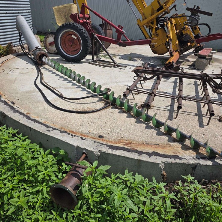 6” to 8” Incline Auger for 18’ Bin with Hydraulic Drive, Stainless Steel Tube