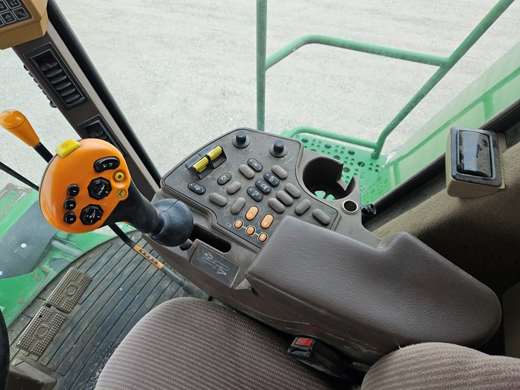 2004-john-deere-9660-sts-image-11