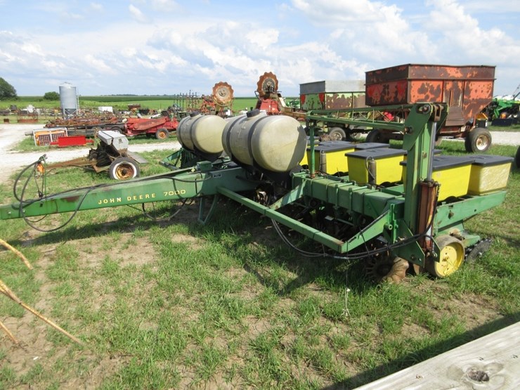 john-deere-7000-image-1