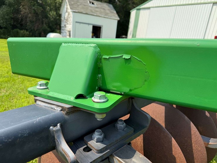2013-john-deere-2623-image-33