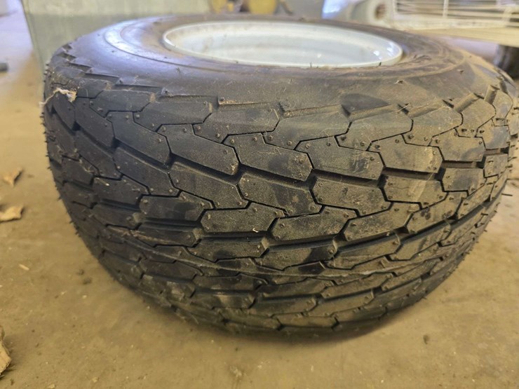 18.5x8.5-8-tire-on-5-bolt-rim,-new-image-3
