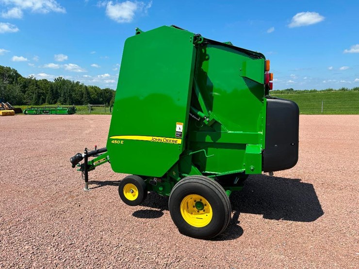 2022-john-deere-450e-image-6