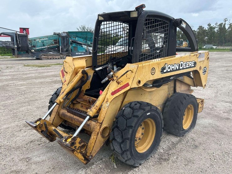 john-deere-270-image-1