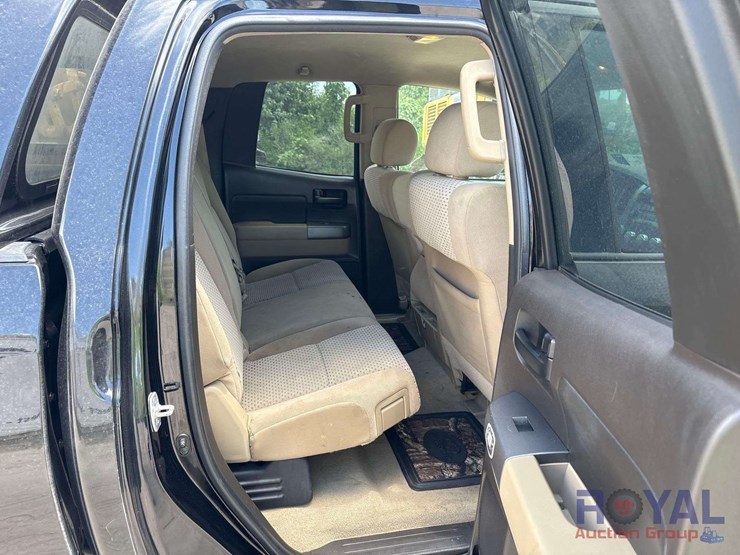 2010-toyota-tundra-image-21