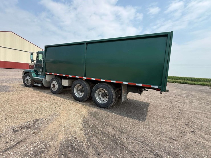 1993-freightliner-fld120-image-21