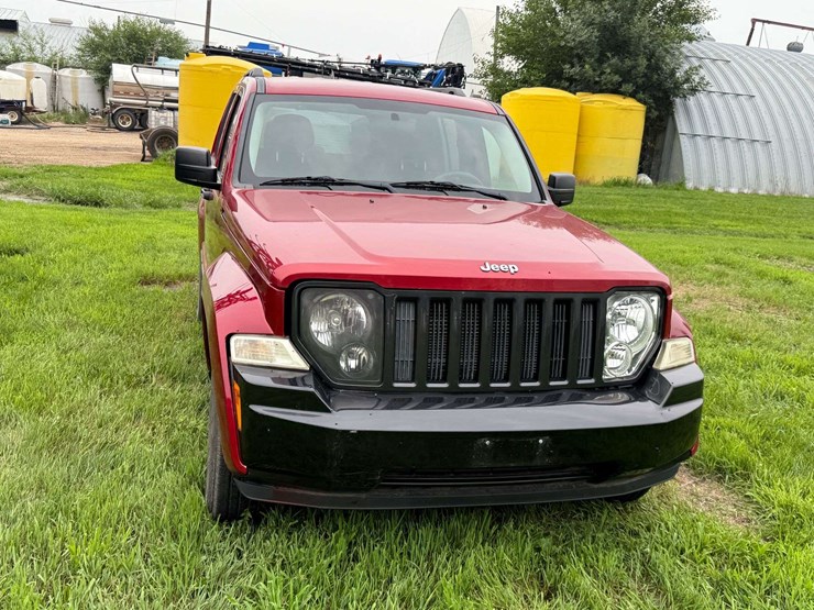 2010-jeep-liberty-image-2