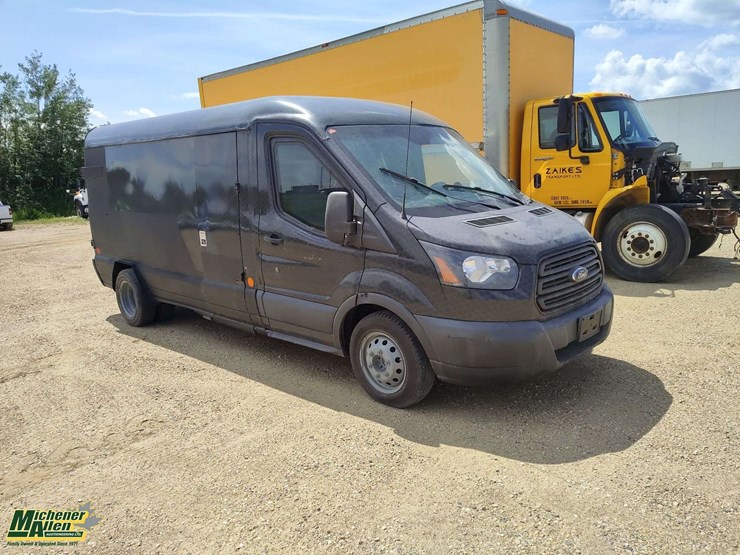2017-ford-transit-image-2