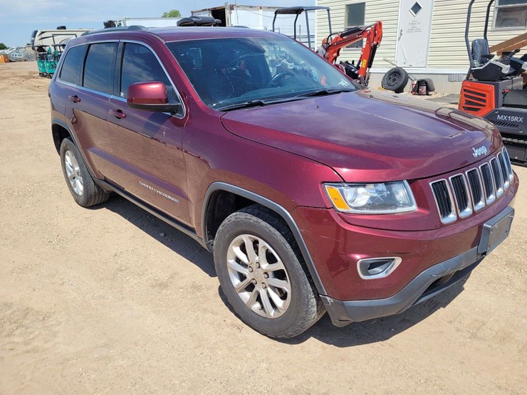 2016-jeep-grand-cherokee-laredo-image-2