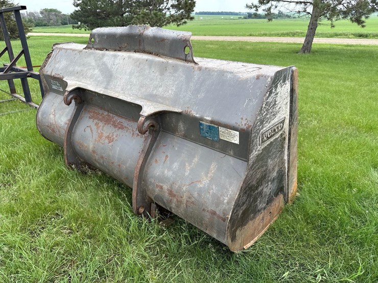 volvo-99"-payloader-bucket-image-2
