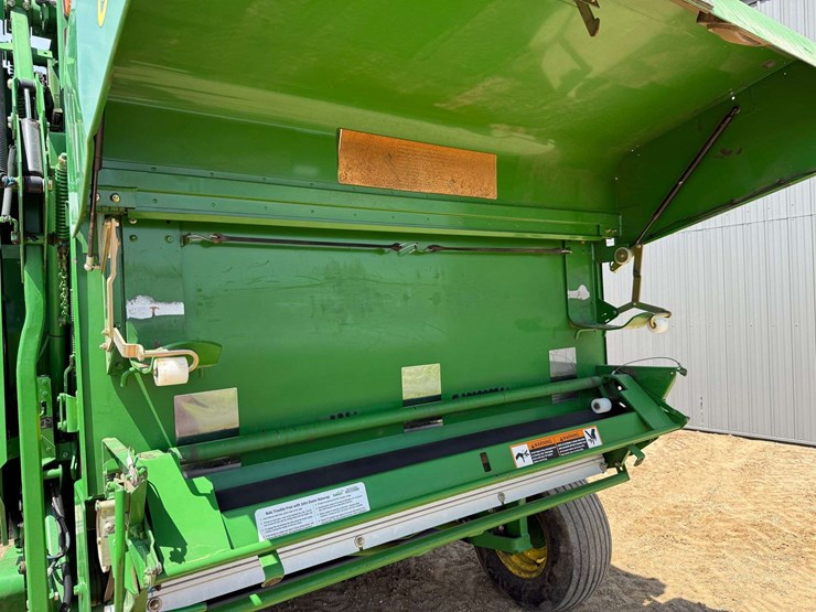 2006-john-deere-567-image-25