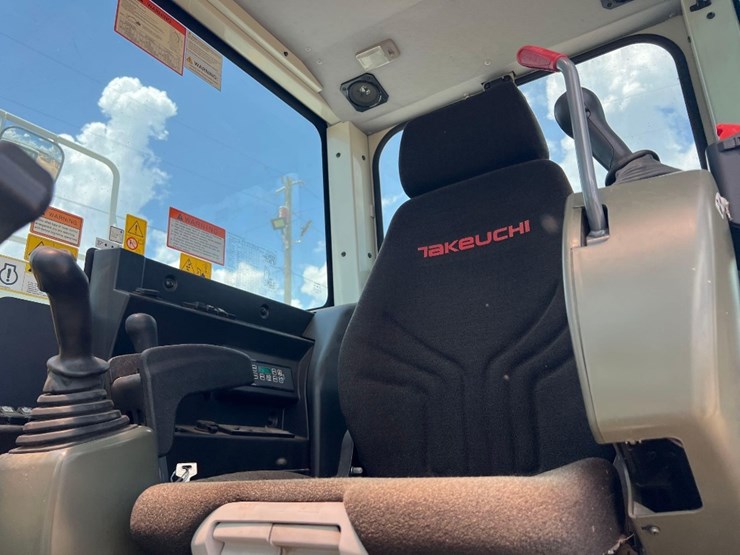 2022-takeuchi-tb2150-image-32