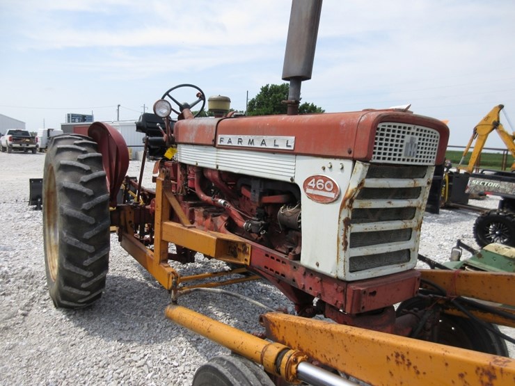 farmall-460-tractor-image-9