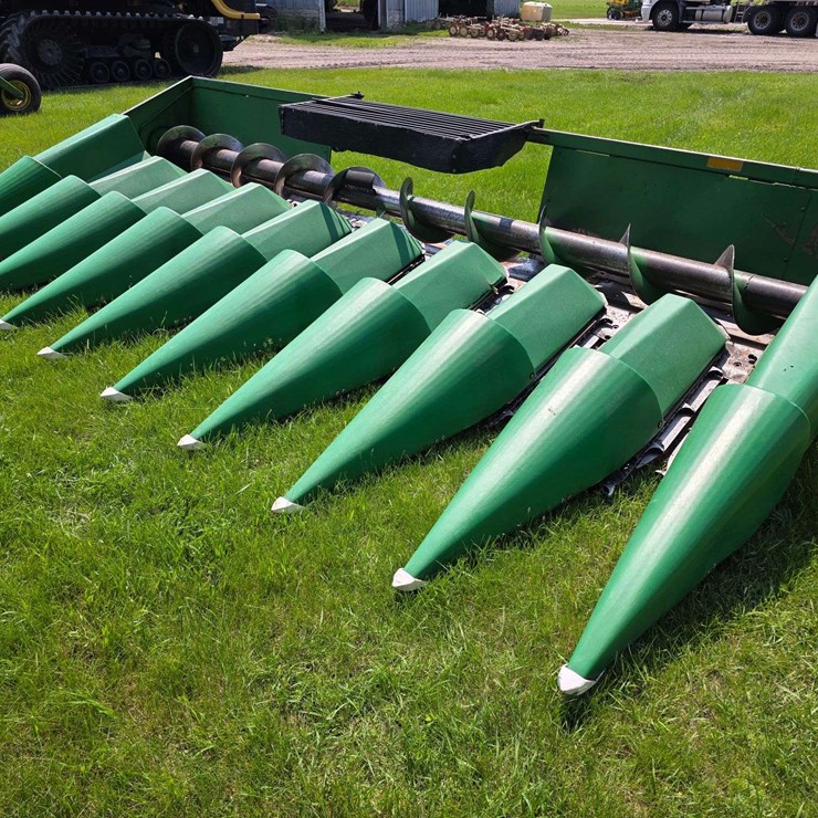 JOHN DEERE 9