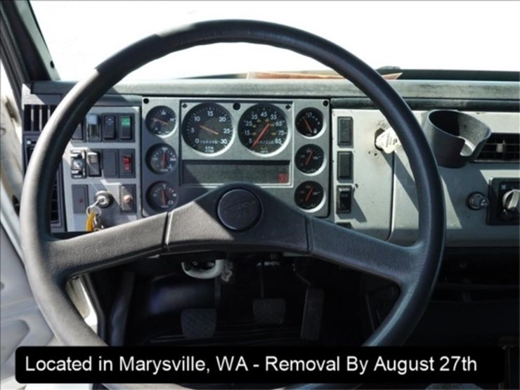 freightliner-fl70-image-9