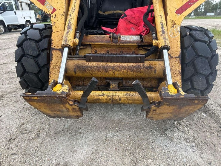 john-deere-270-image-10