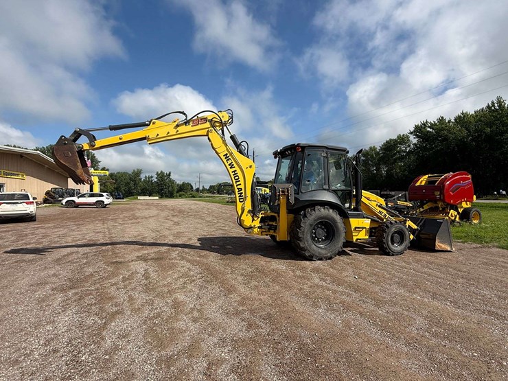 new-holland-b95d-backhoe,-fwa,-88”-front-bucket,-378-hours,-extended-hoe,-17”-back-bucket,-out-rigge-image-25