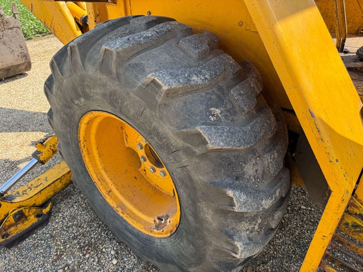 john-deere-310d-image-17