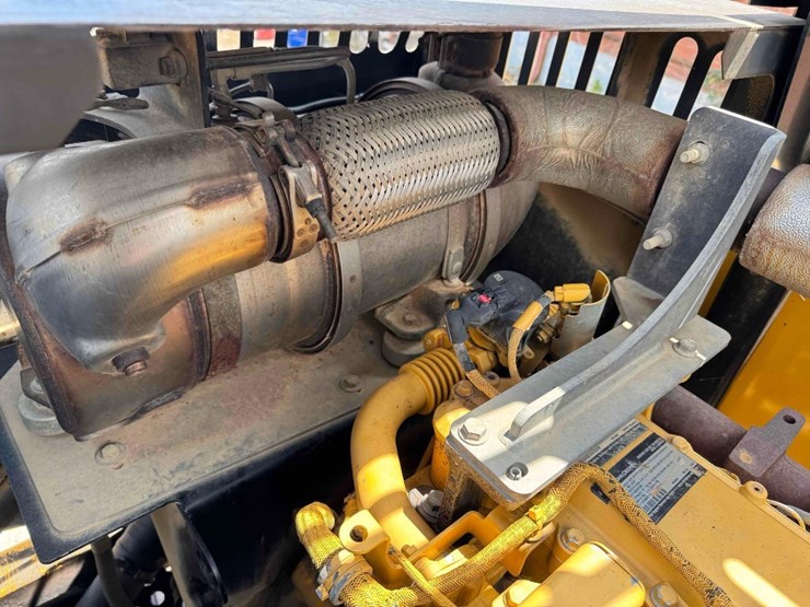 2014-deere-210g-lc-image-61