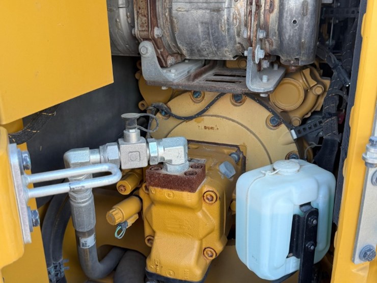 2019-caterpillar-310-image-25