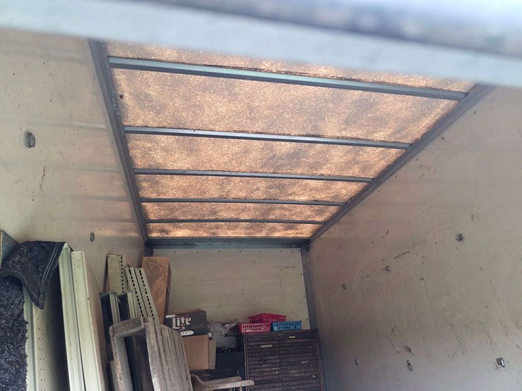 approx-16’-shipping-container,-overhead-door-needs-attention,-*seller-has-#-of-mover-if-needed,-limi-image-5