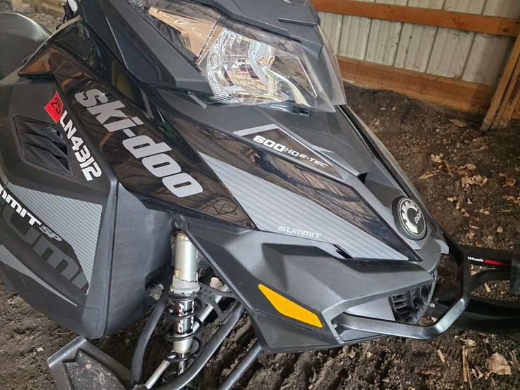 2018-ski-doo-summit-snowmobile,-154”-track,-600-e-tech,-electric-start,-6,565-miles,-comes-with-sled-image-18