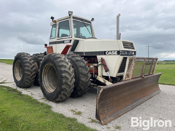 1980-case-4690-4wd-tractor-w/blade-image-3