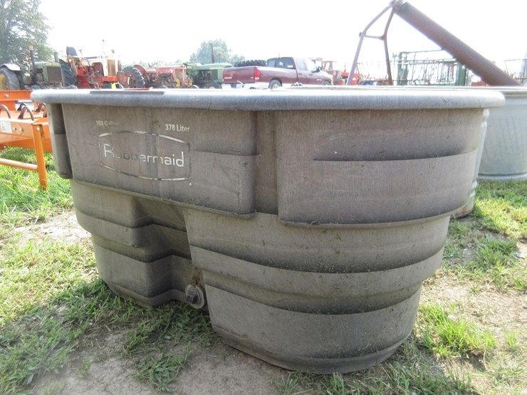 rubbermaid-100-gal-poly-tank-image-3