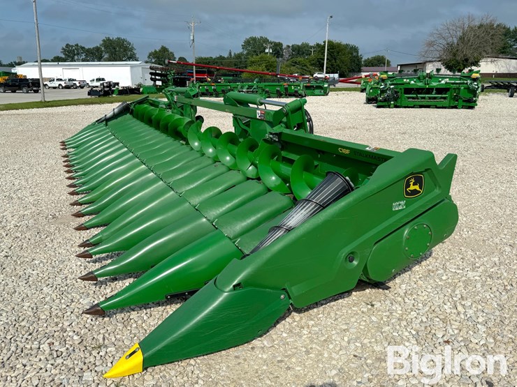 2022-john-deere-c18f-image-7