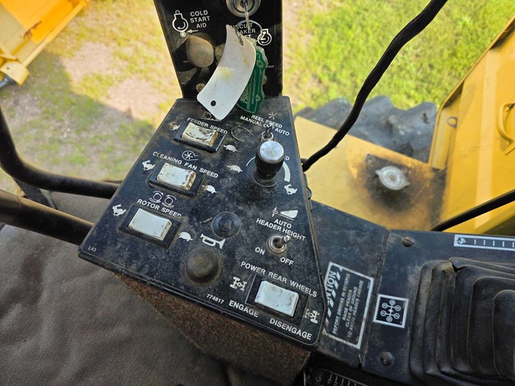 new-holland-tr87-image-54