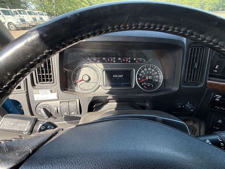 2020-ih-lt625-sleeper-semi,-435,369-miles-on-truck-(complete-overhaul-@-232,740-miles-with-paperwork-image-42