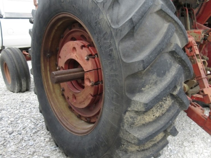 ih-1566-tractor-image-7
