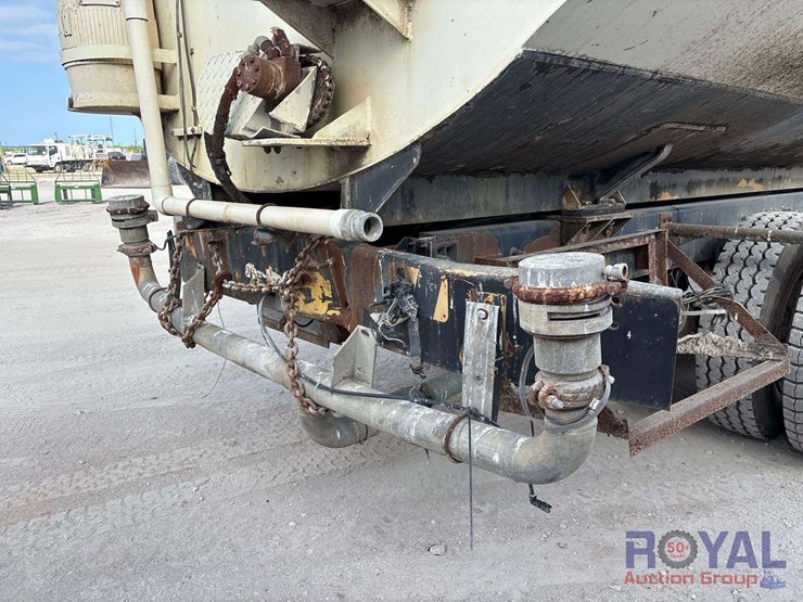 2004-sterling-l8500-image-30