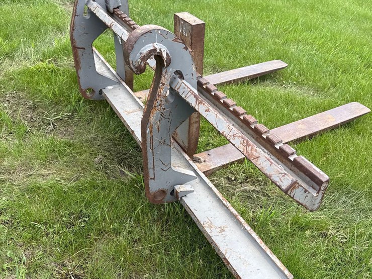 volvo-mount-payloader-pallet-forks-image-8