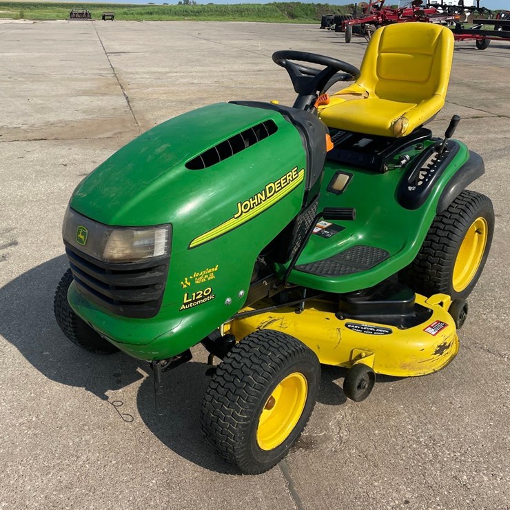 JOHN DEERE L120