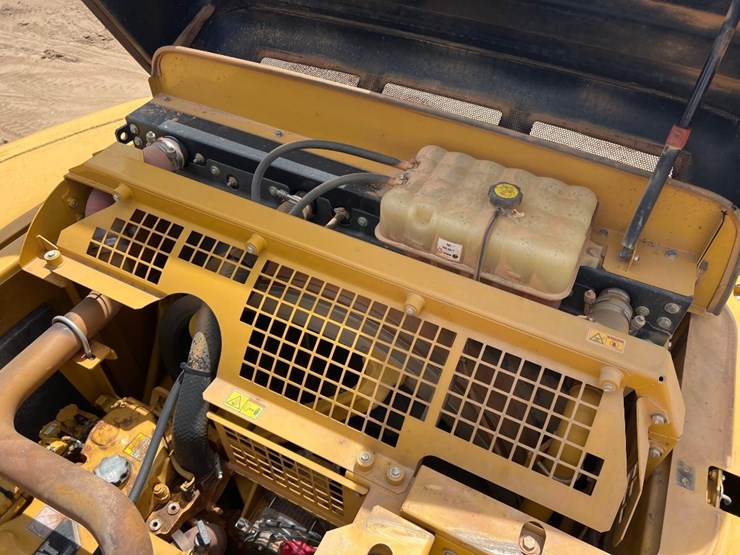 2016-caterpillar-336fl-image-36