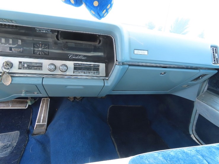 1967-cadillac-deville-convertible-image-13