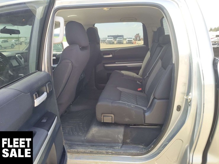 2017-toyota-tundra-image-11