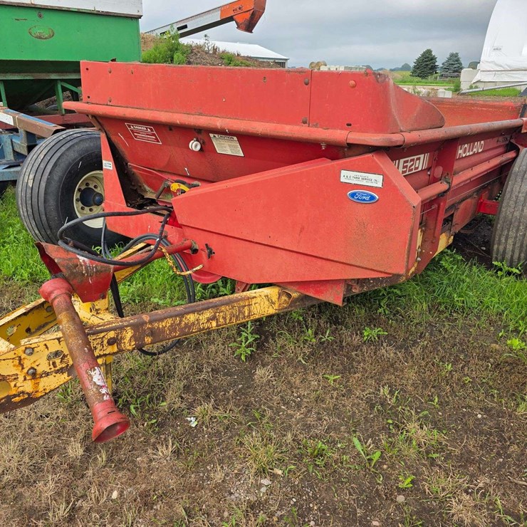 NEW HOLLAND 520