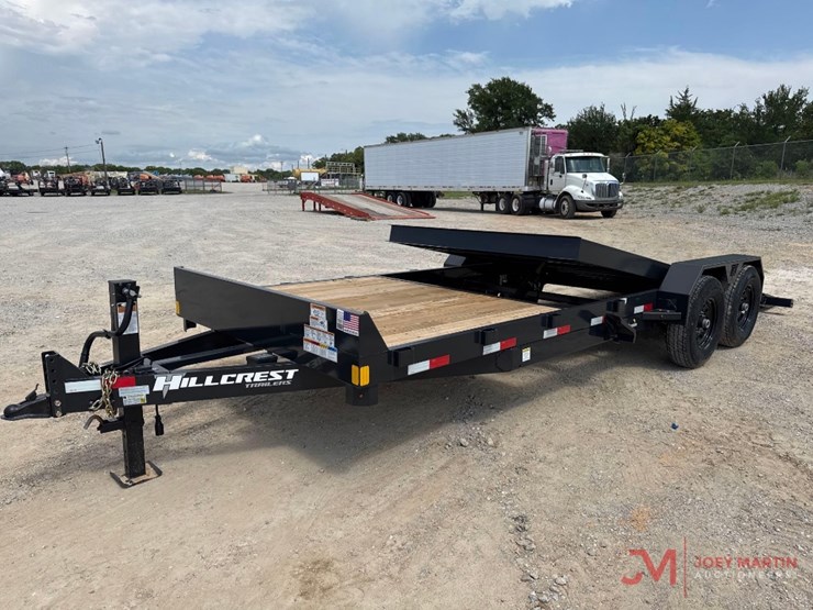 (new)-2025-hillcrest-tilt-trailer-image-4