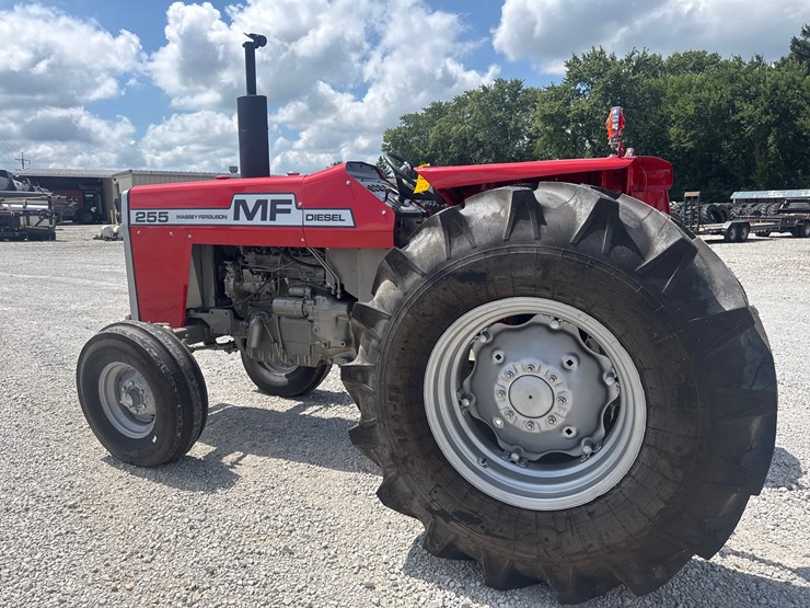 massey-ferguson-255-image-2
