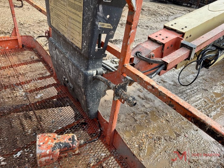 2005-jlg-600s-image-13
