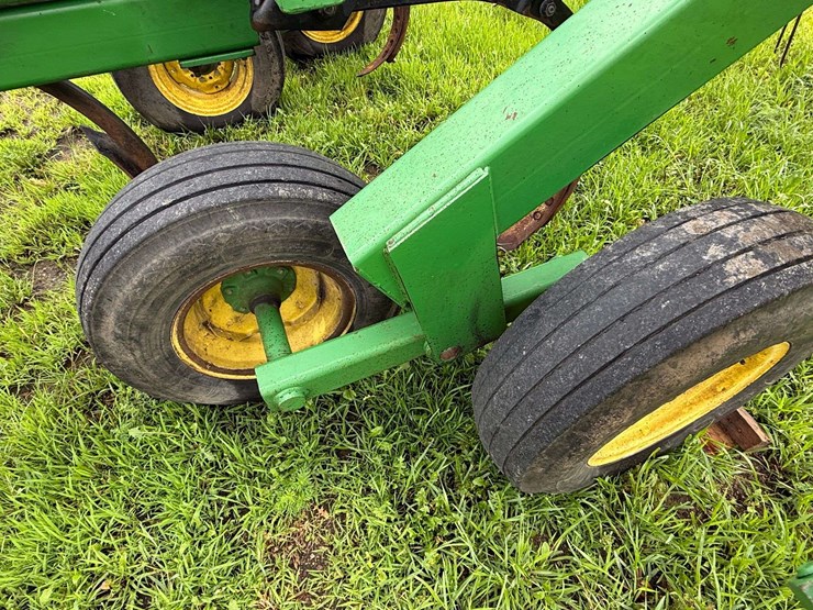 john-deere-680-image-22