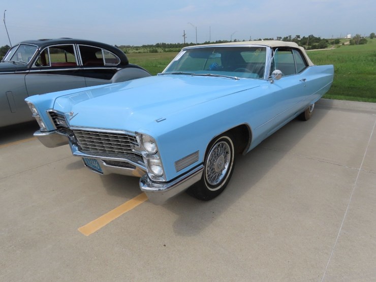 1967-cadillac-deville-convertible-image-3